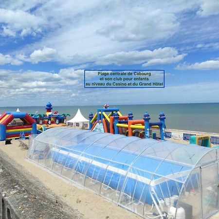 Cabourg, Appartement T2 Acces Direct Mer Extérieur photo