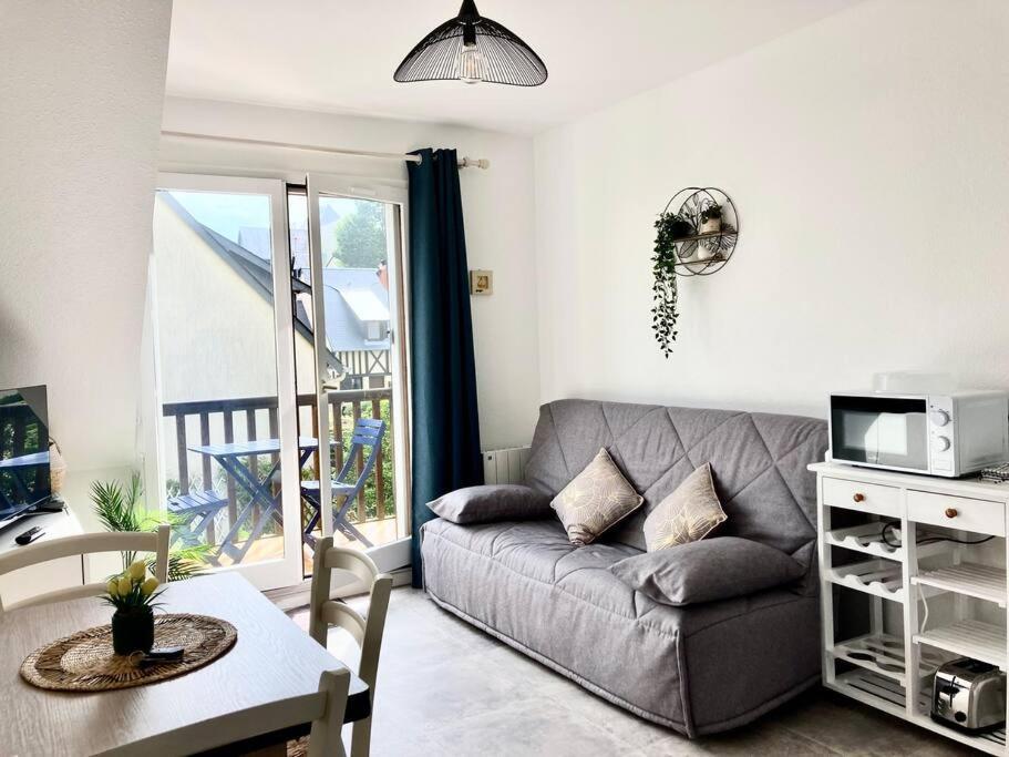 Cabourg, Appartement T2 Acces Direct Mer Extérieur photo