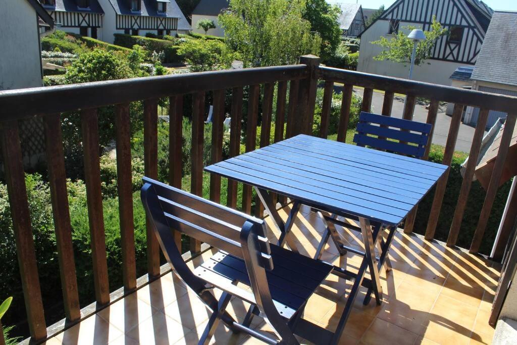 Cabourg, Appartement T2 Acces Direct Mer Extérieur photo